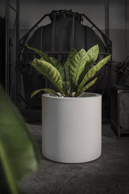 2 - Vaso Cilindro in resina Fenice 83 cm.