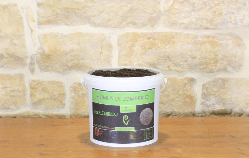 2 - Humus di lombrico - Agrilombrico in confezione da 5 lt.