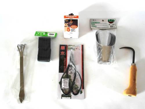 2 - Kit per Rinvaso Bonsai - 6 Attrezzi