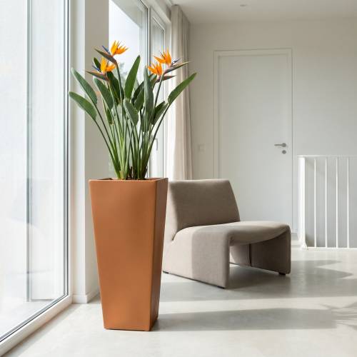 Tall square vase in Naïf resin cm. 130